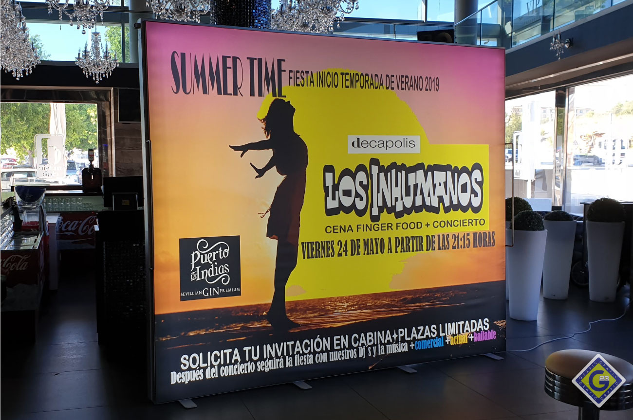 Arco publicitario creado para el colegio sueco Svenska Skolan